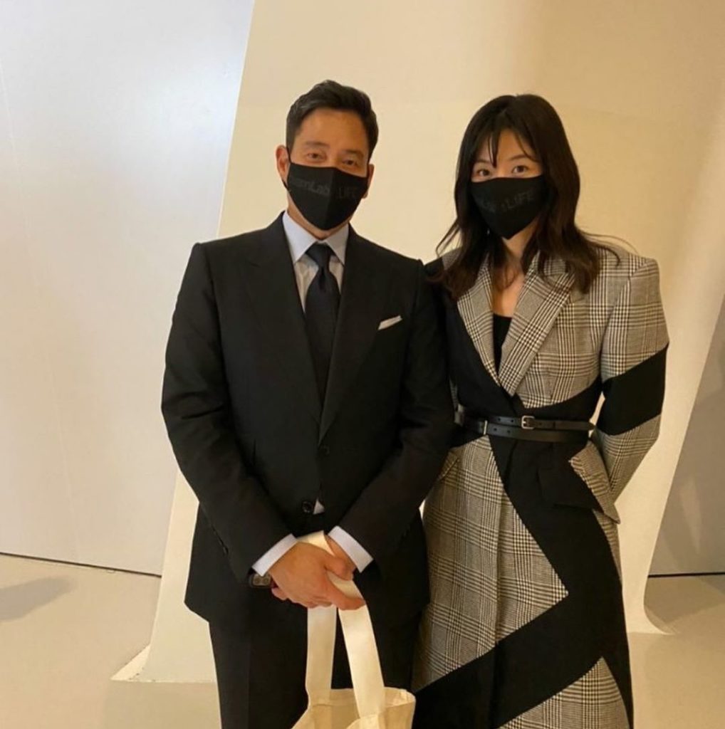 Vice Chairman of Shinsegae with Jun Ji-hyun at Art Exhibition