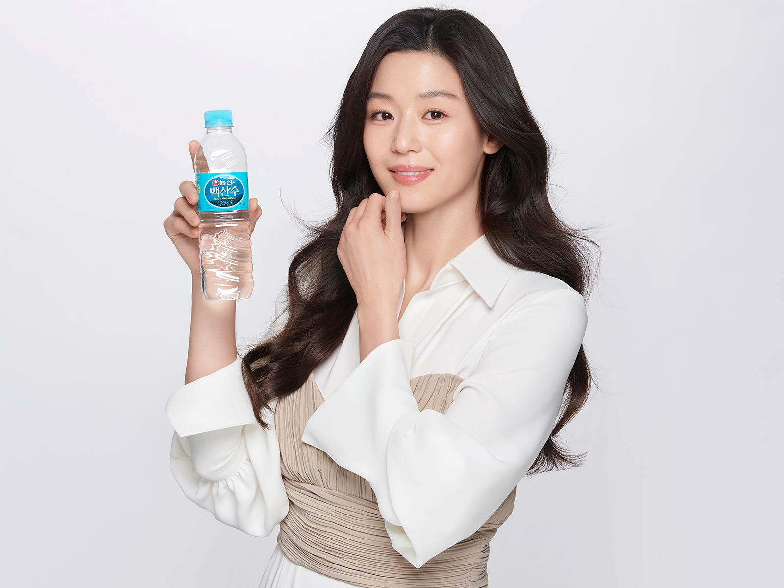 Jun Ji Hyun new brand ambassador of Baeksan Artesian Water
